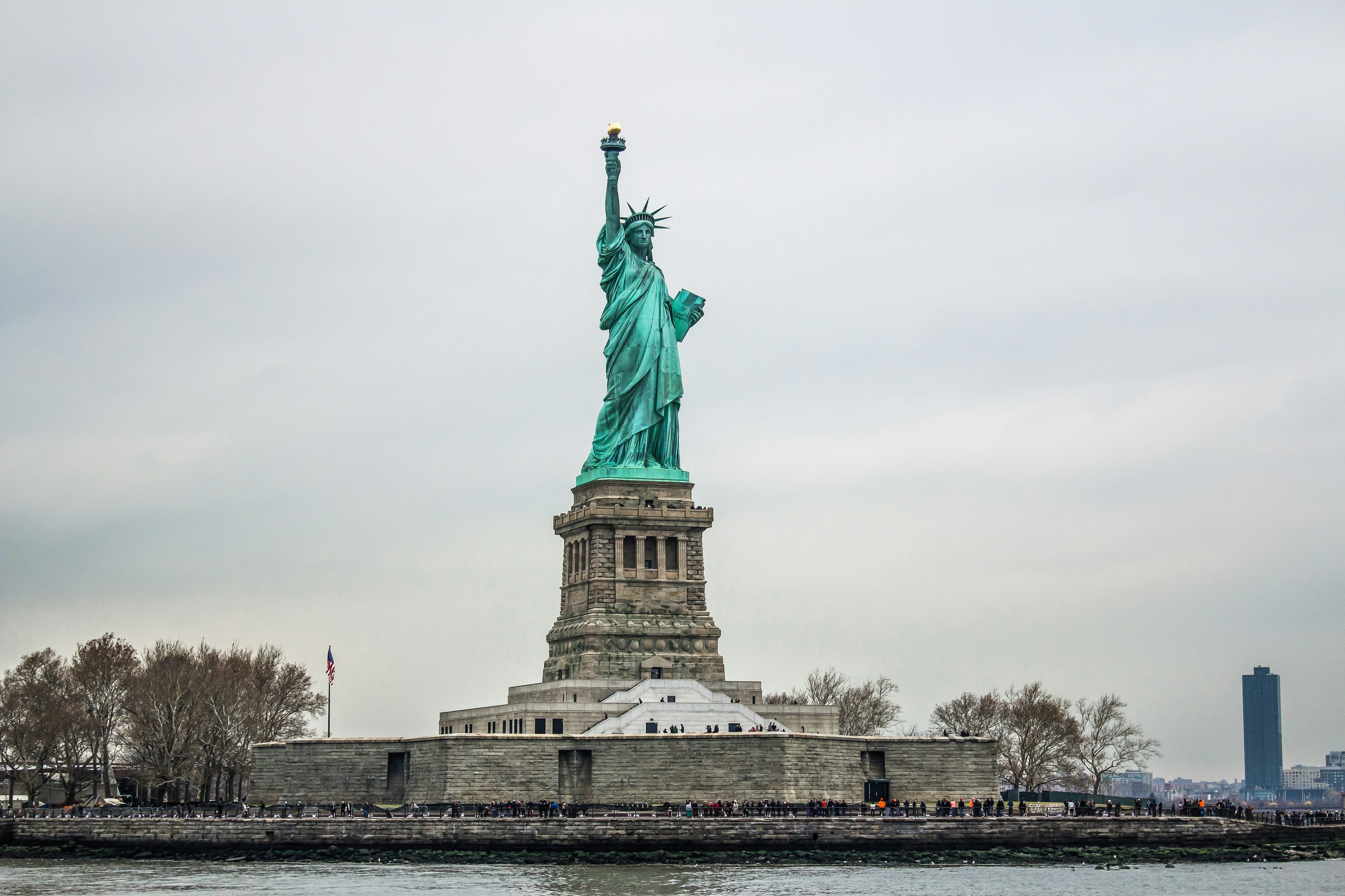 Страна где статуя свободы. Статуя свободы Нью-Йорк. Статуя свободы Нью-Йорк 1886. Вид со статуи свободы на Нью Йорк. Статуя свободы Нью-Йорк Маяк.